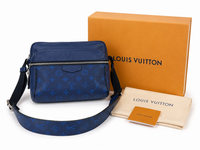 Dettaglio 1 di LOUIS VUITTON OUTDOOR MESSENGER PM – TAIGARAMA