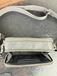 Dettaglio 18 di Louis Vuitton Trio Messenger Monogram Eclipse