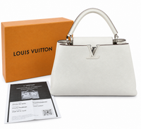Dettaglio 1 di Louis Vuitton Capucines MM in Pelle Taurillon Bianca