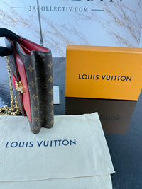 Dettaglio 21 di Louis Vuitton Victoire Monogram Rossa – Full Set