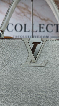 Dettaglio 3 di Louis Vuitton Capucines MM in Pelle Taurillon Bianca