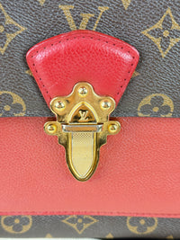Dettaglio 9 di Louis Vuitton Victoire Monogram Rossa – Full Set