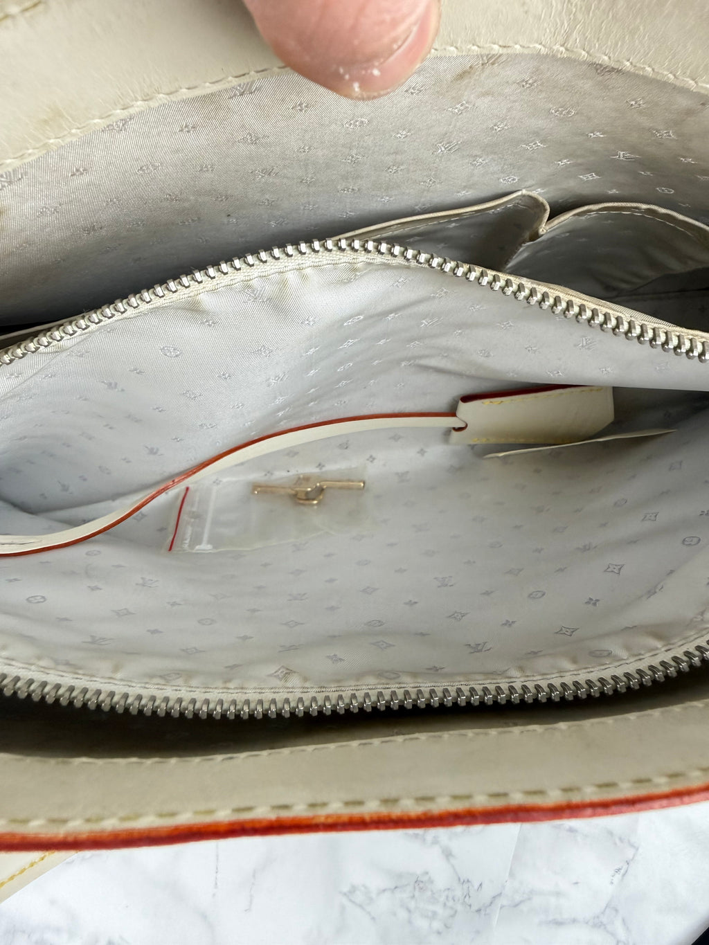 Louis Vuitton bag autentic✅