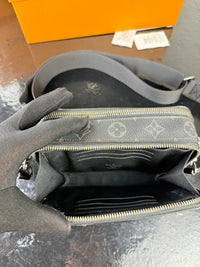 Dettaglio 14 di Louis Vuitton Trio Messenger Monogram Eclipse