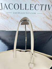 Dettaglio 6 di Saint Laurent Shopping Tote in Pelle Beige